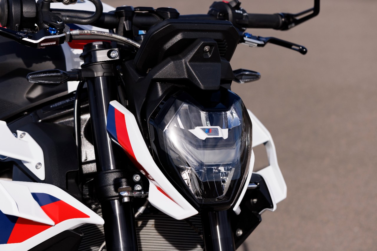 BMW M1000 R